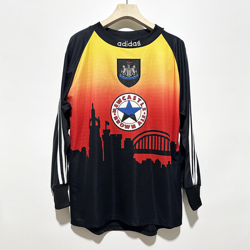 Newcastle United 1996-97 Retro - Goalkeeper