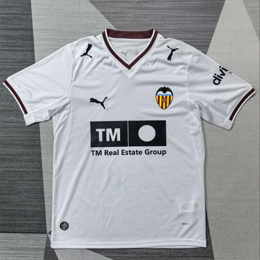 Valencia 26/27 - Home Kit (Fan)