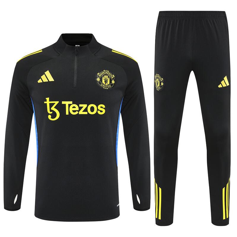 Manchester United 25/26 - Tracksuit (Half-Zip)