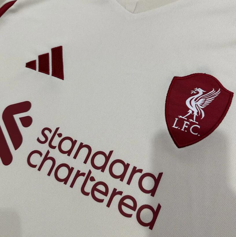 Liverpool 25/26 - Away Kit (Fan)