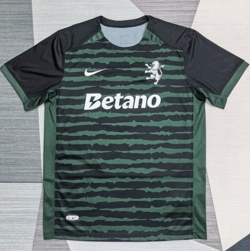Sporting Lisbon 26/27 - Christmas Special Edition Kit (Fan)