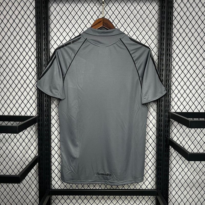 05/06 Real Madrid Retro - Third Kit