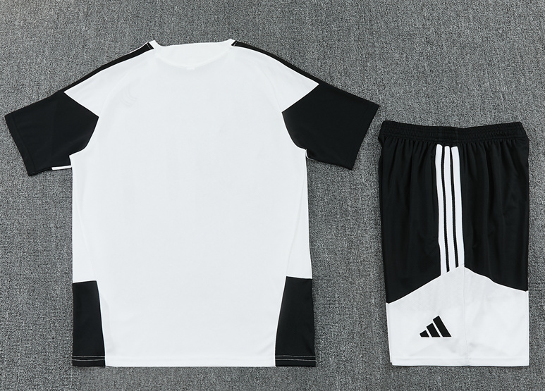 Juventus 26/27 - Tracksuit
