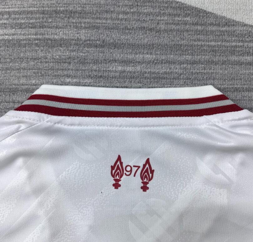 Liverpool 26/27 - Away Kit (Fan)