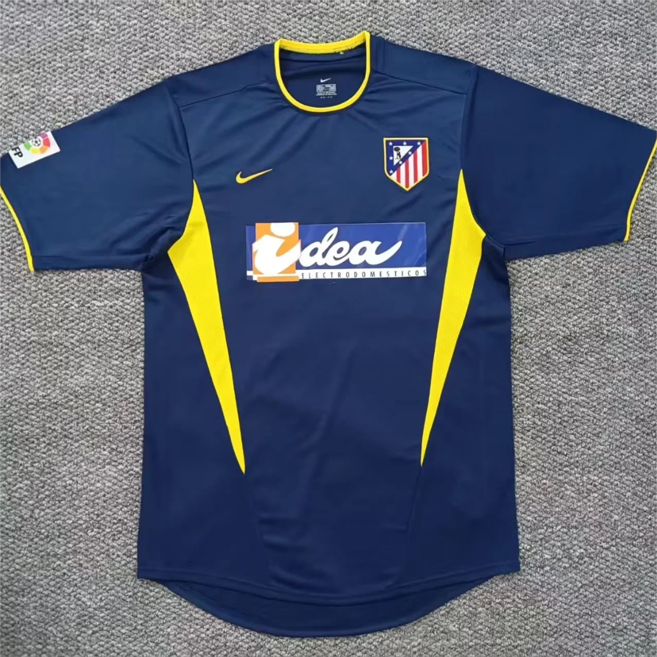 02/03 Atletico Madrid Retro - Away Kit