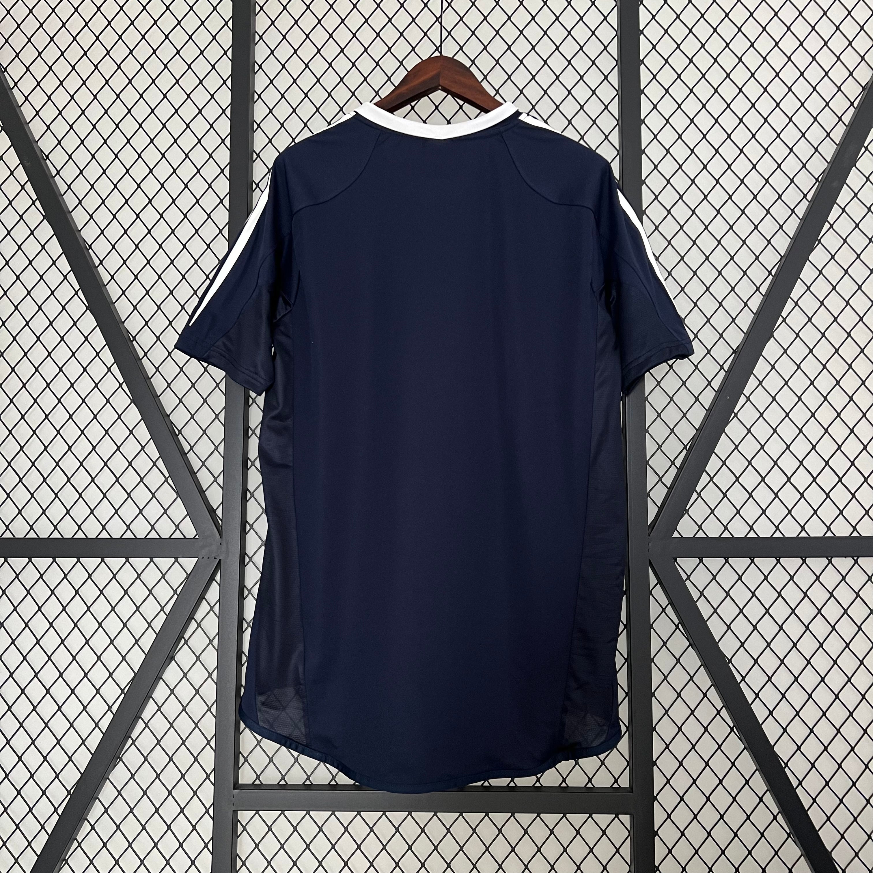 04/05 Real Madrid Retro - Away Kit