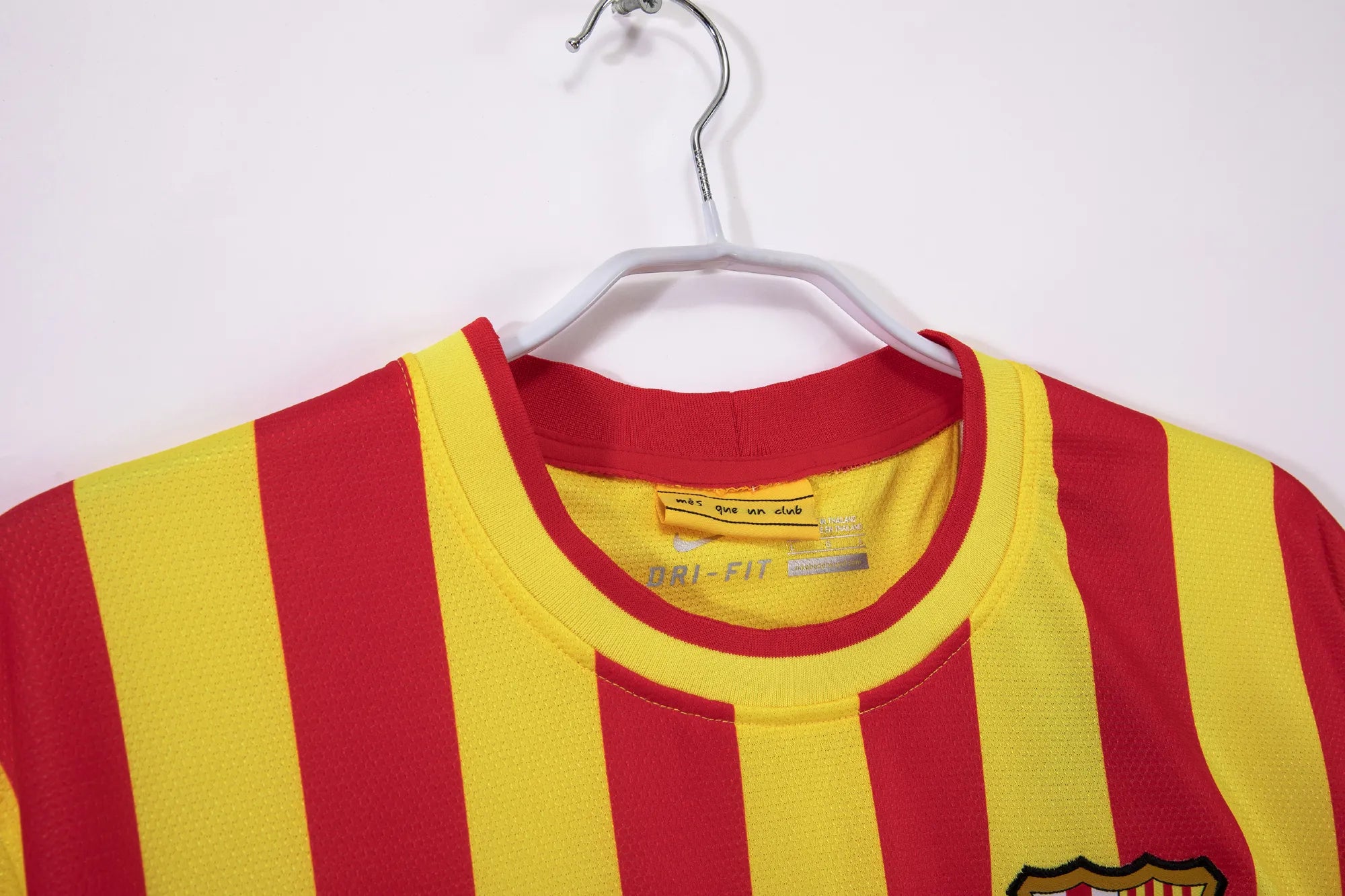 13/14 Barcelona Retro - Away Kit