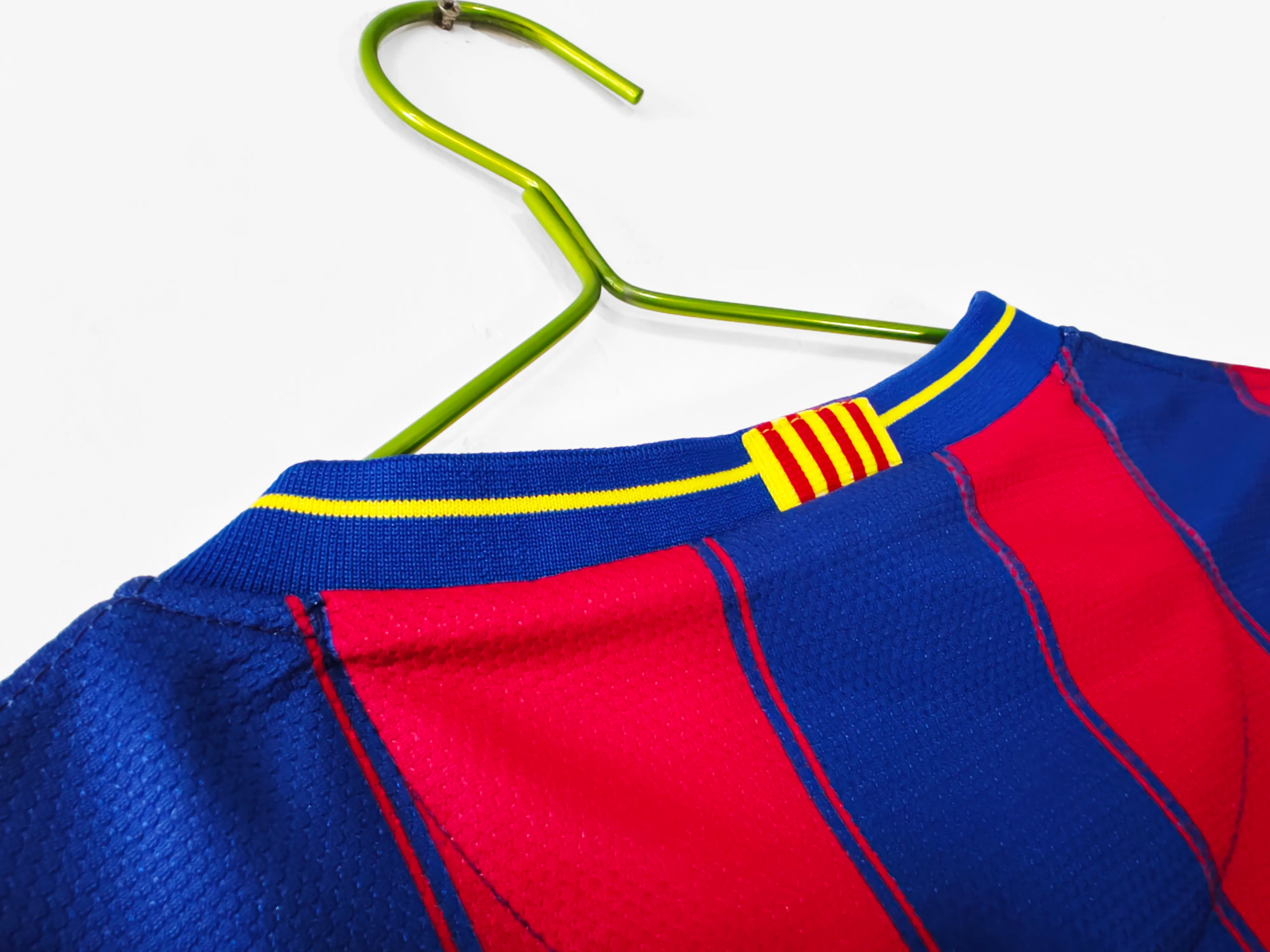 09/10 Barcelona Retro - Home Kit