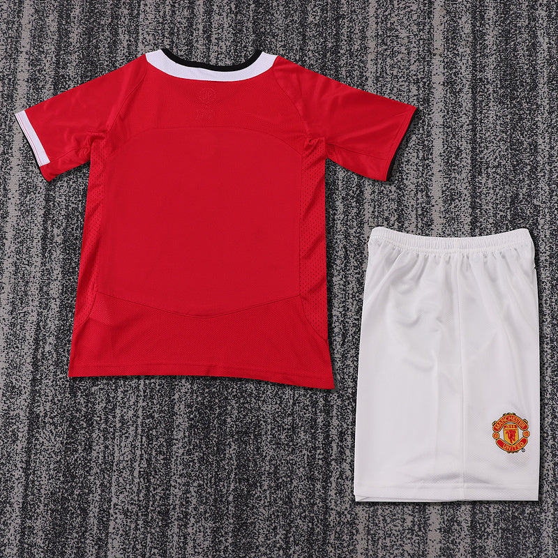 Manchester United 2005-06 Retro - Home Kids Kit