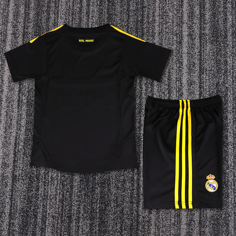 Real Madrid 2011-12 Retro - Goalkeeper Kids Kit