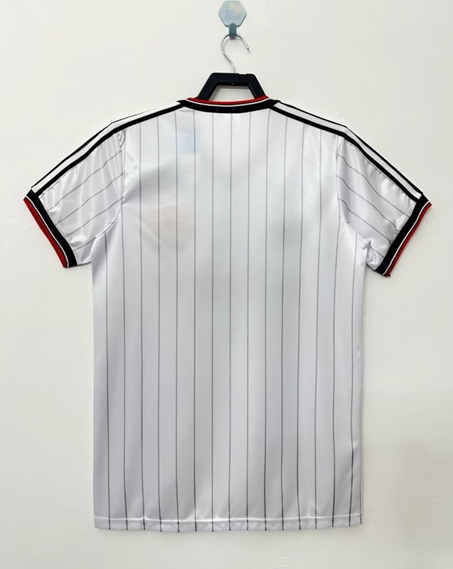 Manchester United 1983 Retro - Away