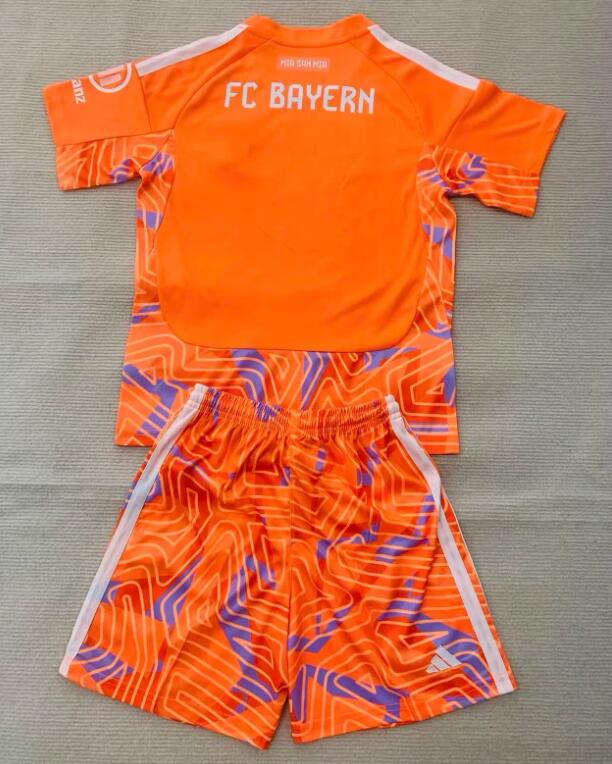 Bayern Munich 26/27 - Goalkeeper Kids Kit