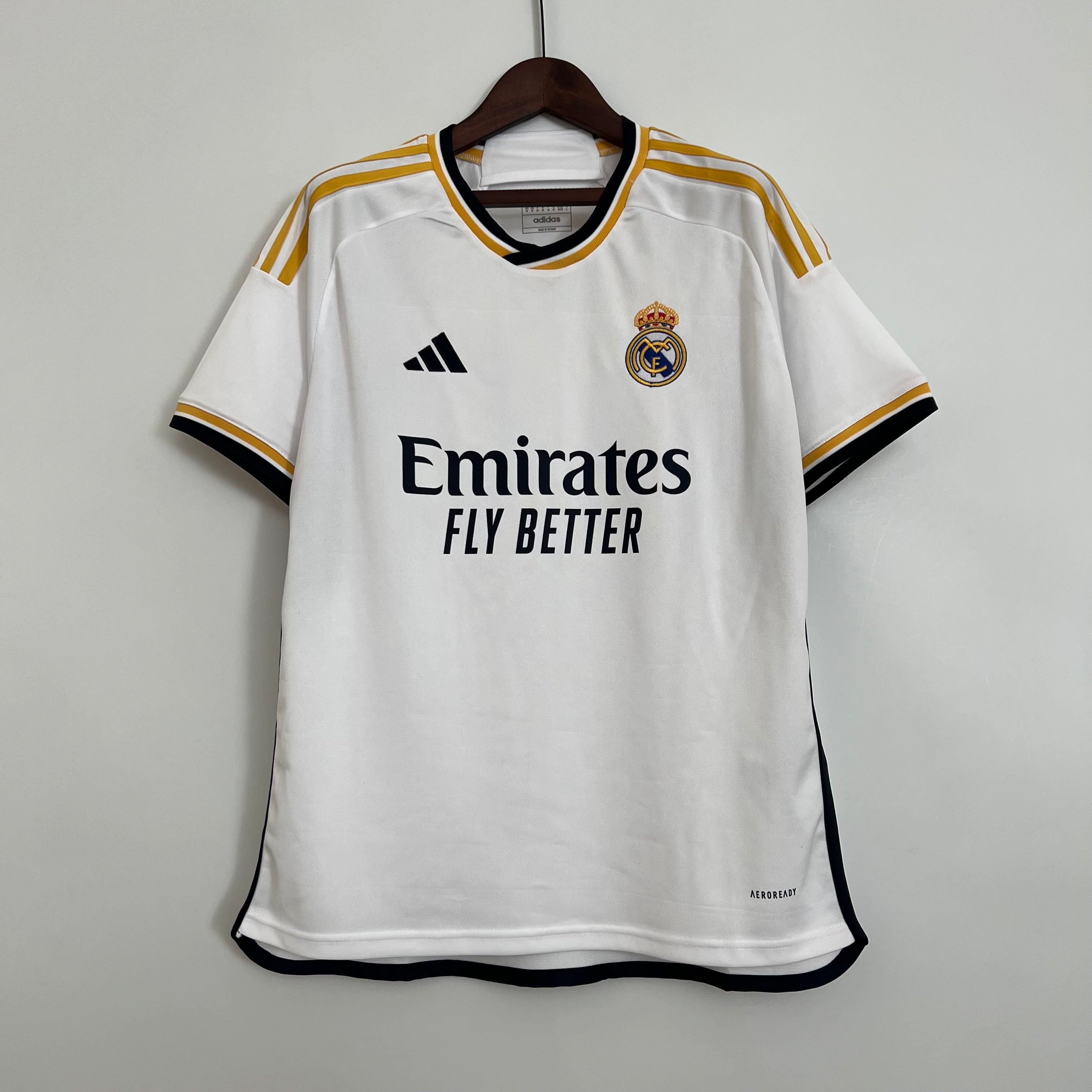 23/24 Real Madrid Retro - Home Kit