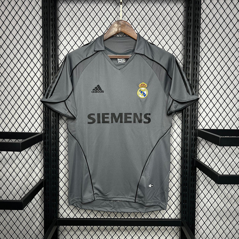 05/06 Real Madrid Retro - Third Kit