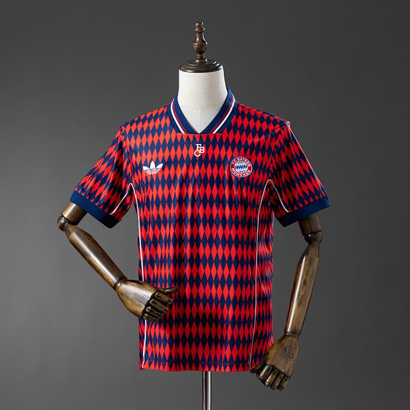 Bayern Munich Training Jersey 2025/26