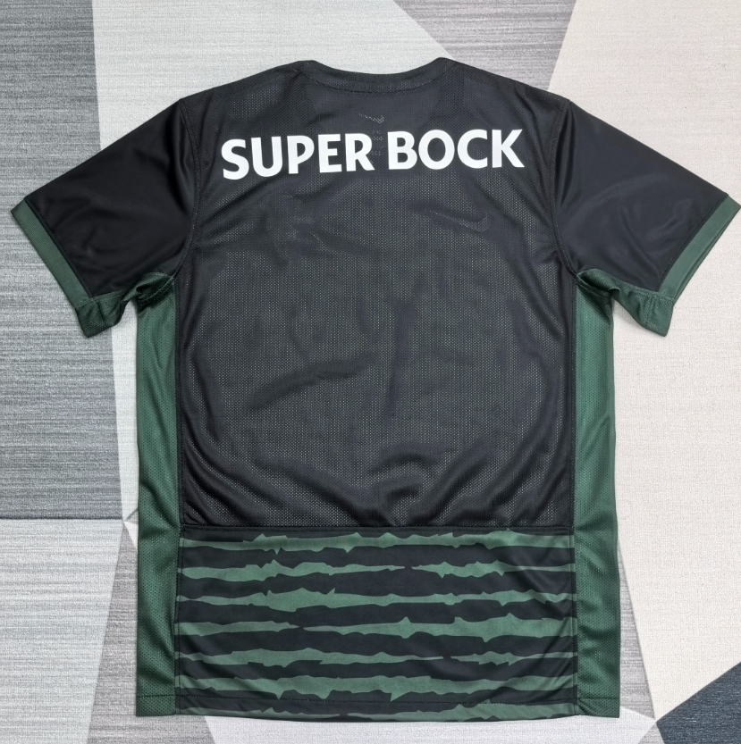 Sporting Lisbon 26/27 - Christmas Special Edition Kit (Fan)