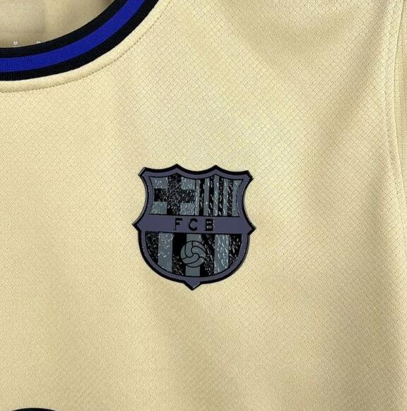 Barcelona 25/26 - Away Kit (Fan)