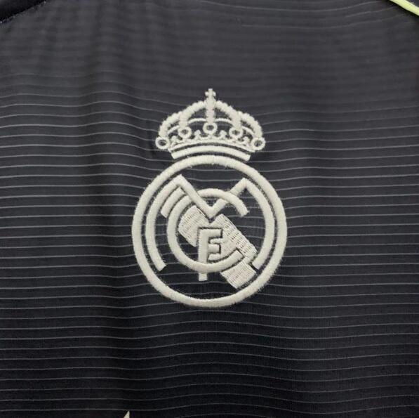 Real Madrid 25/26 - Away Kit (Fan)