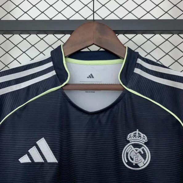 Real Madrid 25/26 - Away Kit (Fan)