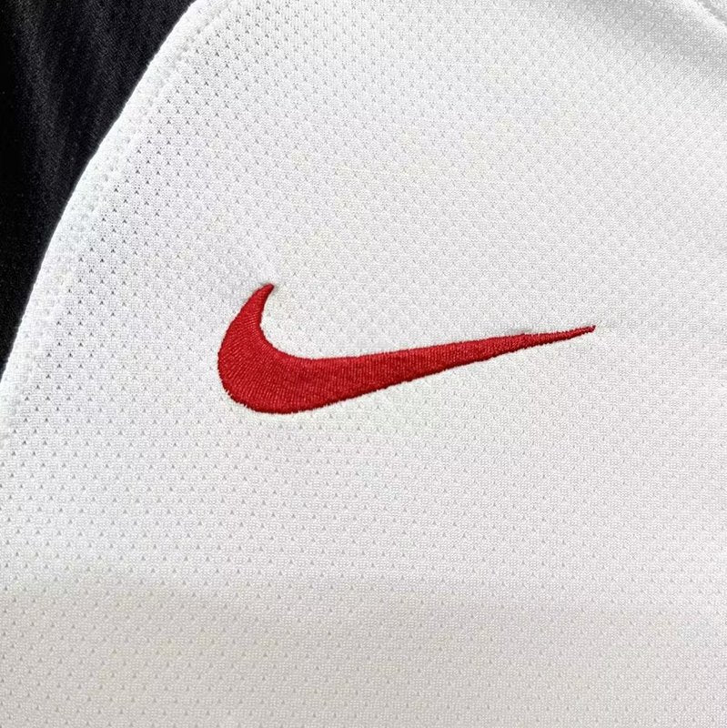 Manchester United 2011-12 Retro - Away