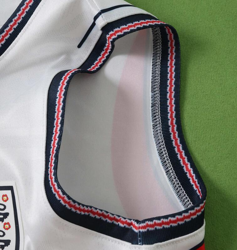 England 2026 World Cup - Home Women's Cropped Vest (Fan)