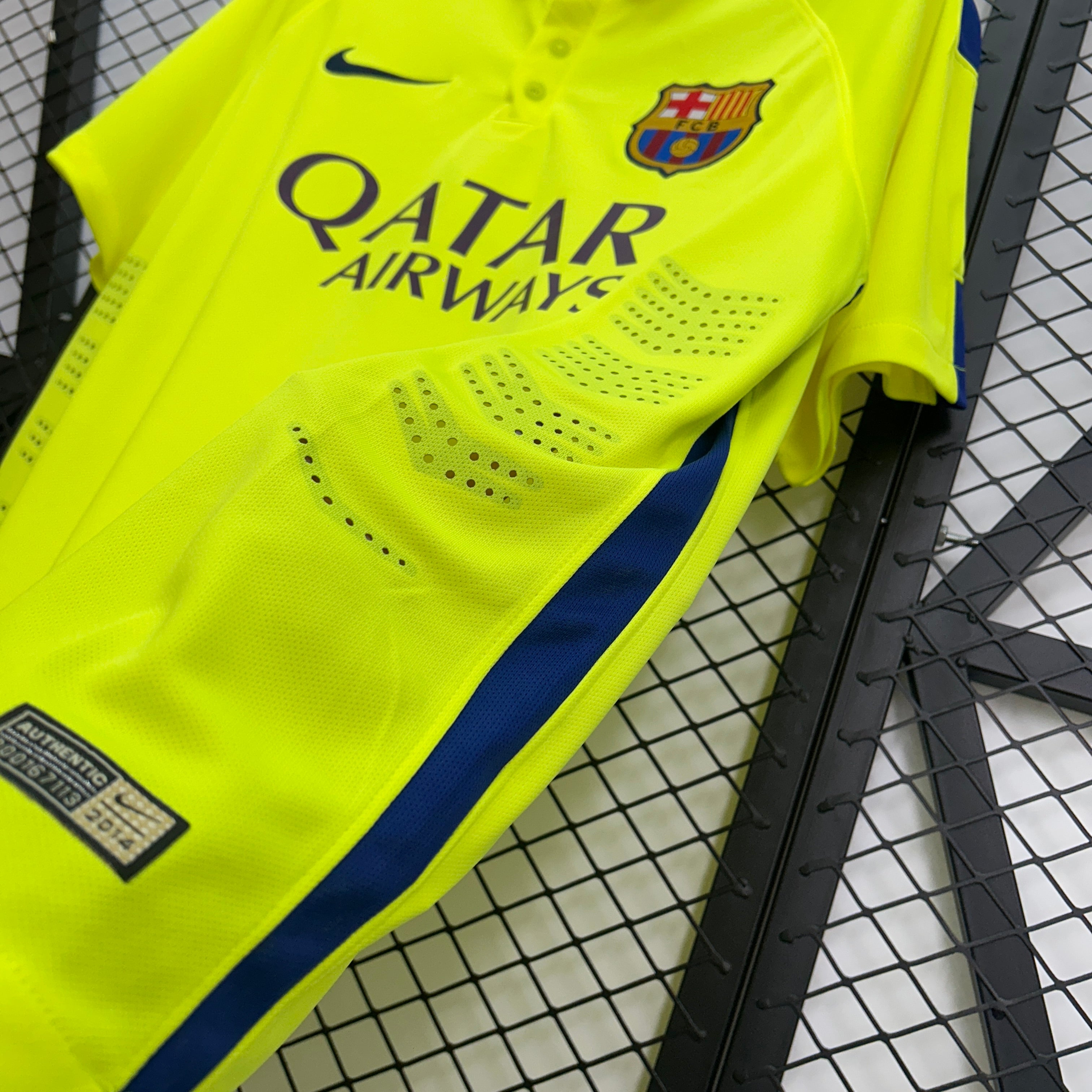 14/15 Barcelona Retro - Third Kit