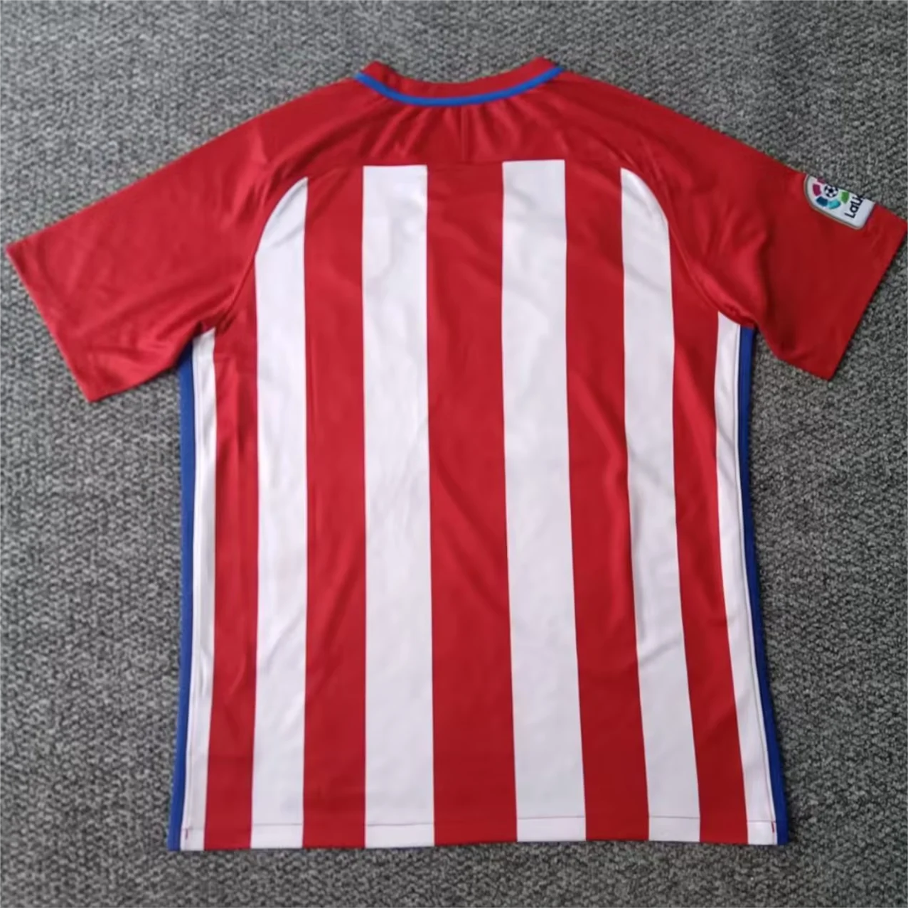 16/17 Atletico Madrid Retro - Home Kit
