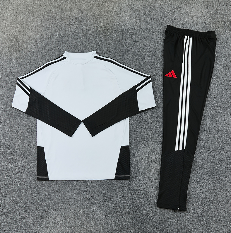 Liverpool 26/27 - Tracksuit
