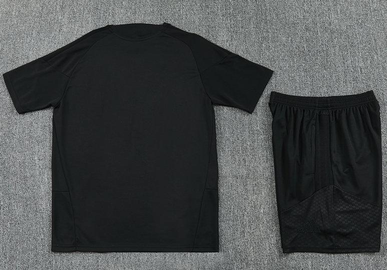 Liverpool 26/27 - Tracksuit