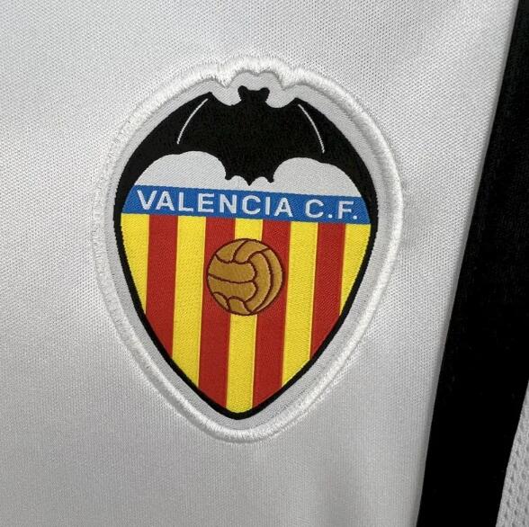 Valencia 2000-01 Retro - Home