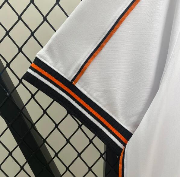 Valencia 1999-00 Retro - Home