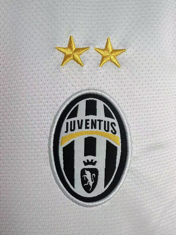 Juventus 2010-11 Retro - Away