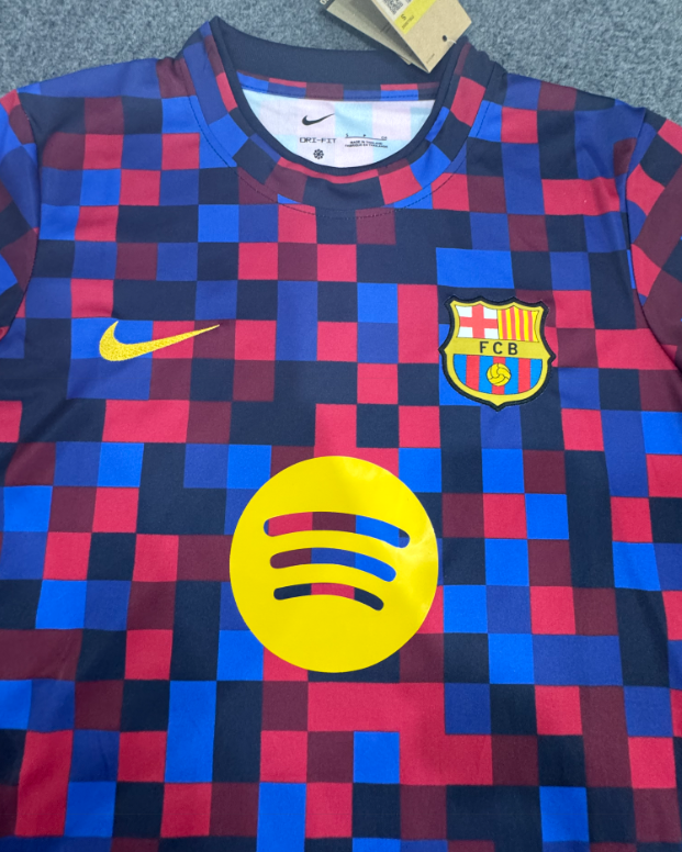 Barcelona 26/27 - Home Kit (Fan)