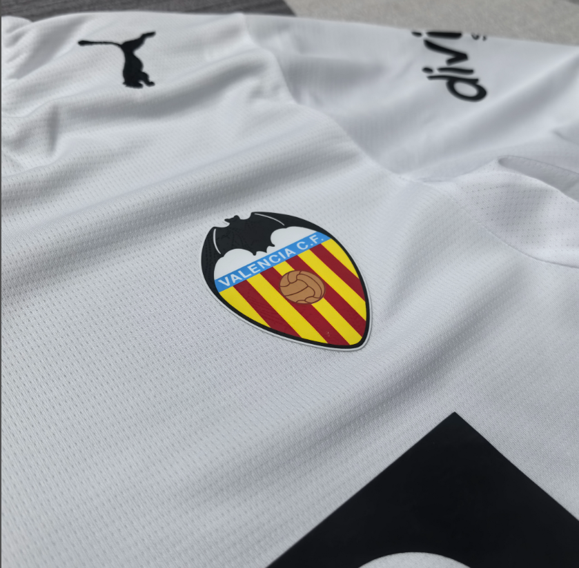 Valencia 26/27 - Home Kit (Fan)