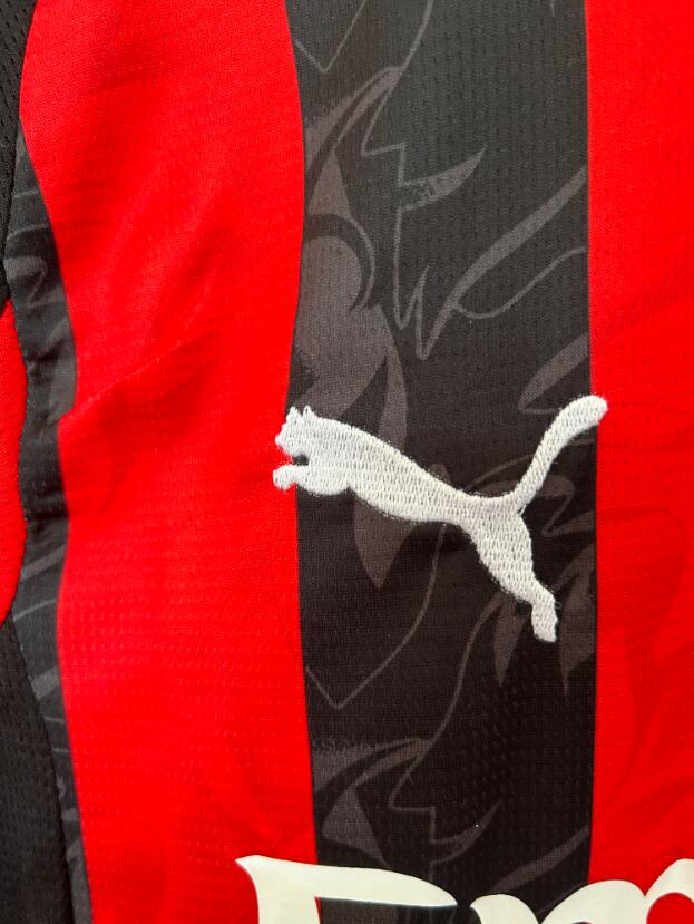 AC Milan 25/26 - Home Kit (Fan)