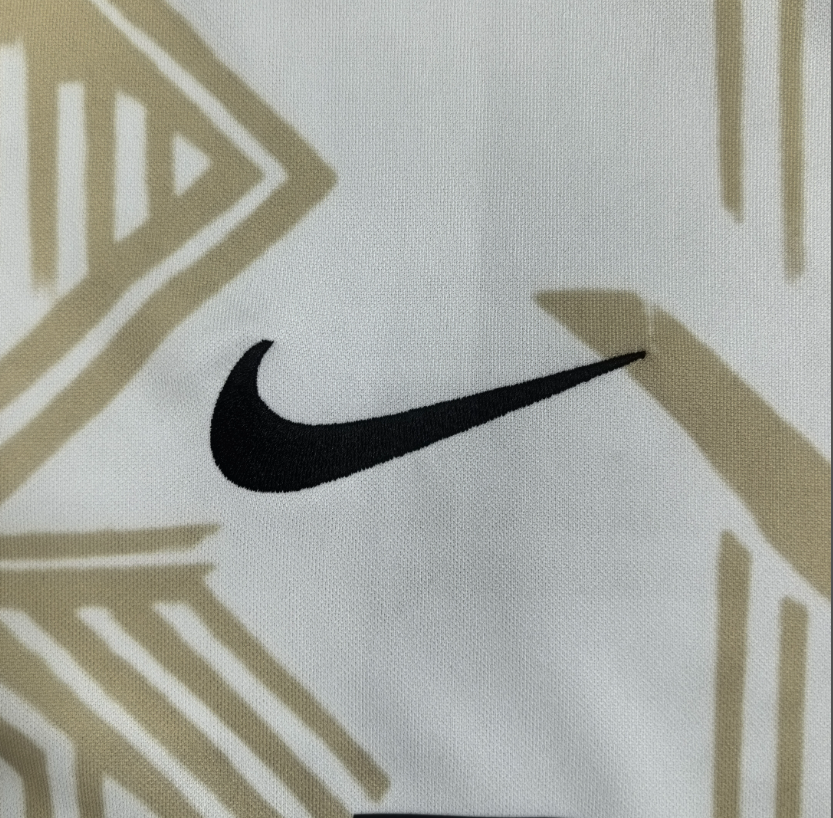 Sporting Lisbon 26/27 - Christmas Special Edition Kit (Fan)