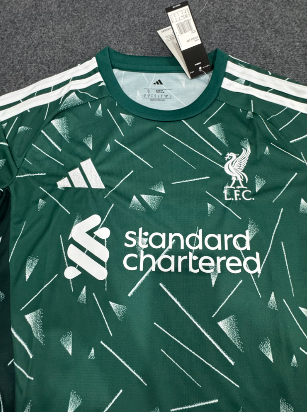Liverpool 26/27 - Goalkeeper Kit (Fan)