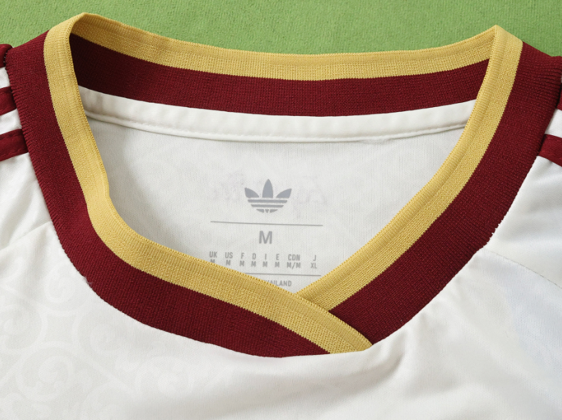 Spain 2026 World Cup - Away Women Cropped (Fan)