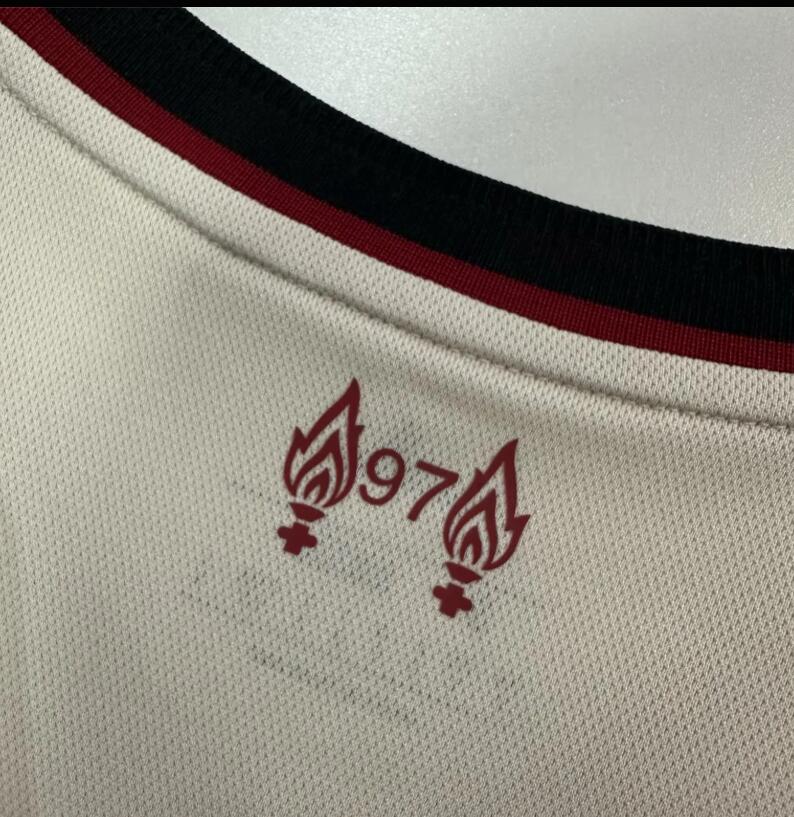 Liverpool 25/26 - Away Kit (Fan)