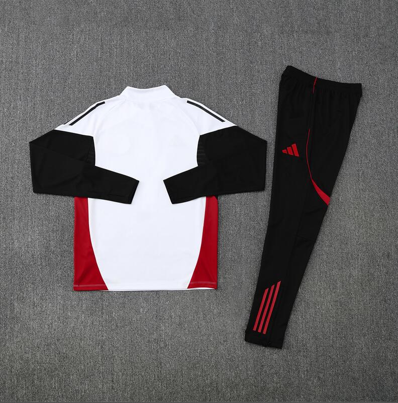 Manchester United 25/26 - Tracksuit (Half-Zip)