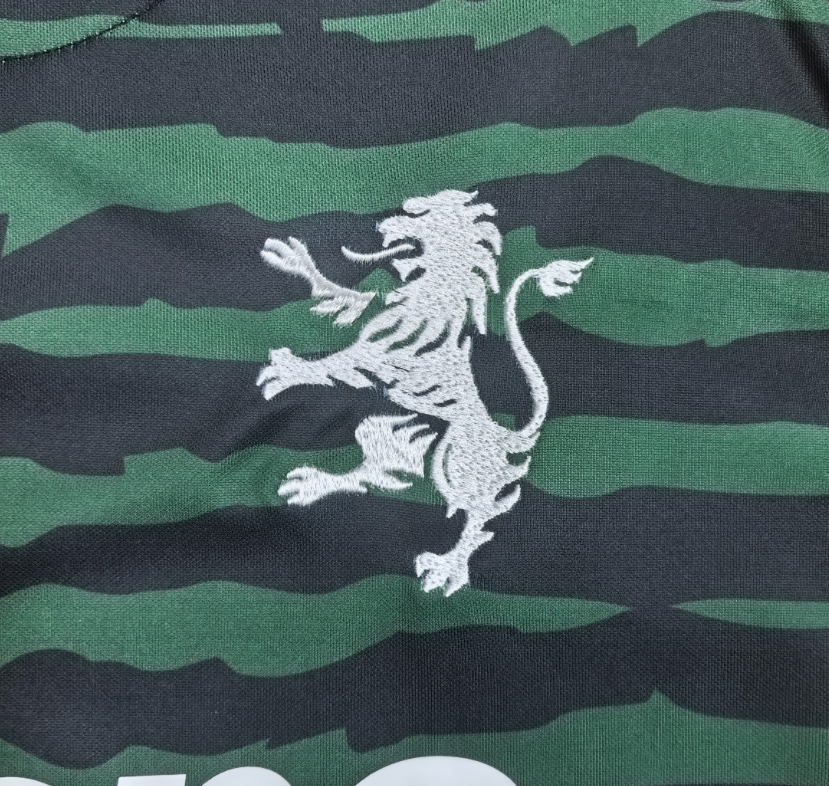 Sporting Lisbon 26/27 - Christmas Special Edition Kit (Fan)