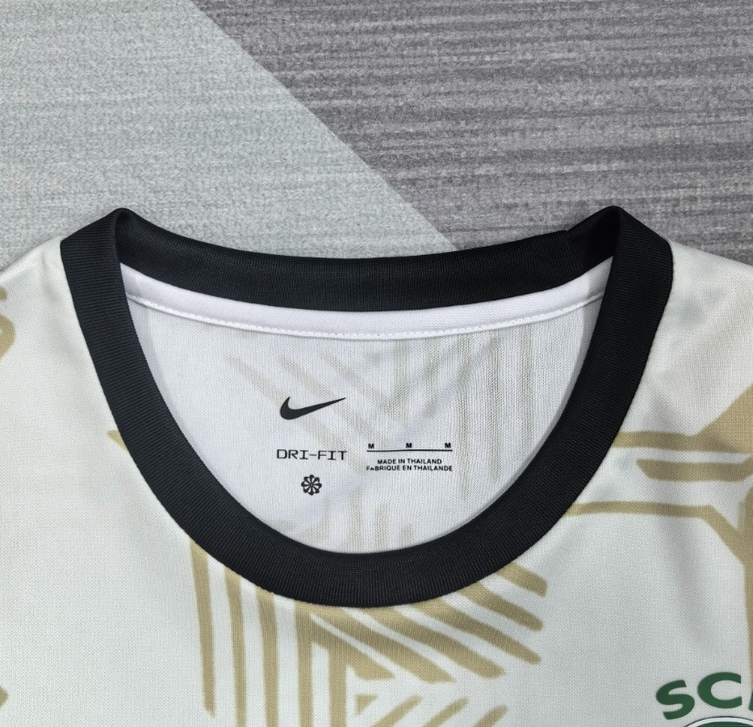 Sporting Lisbon 26/27 - Christmas Special Edition Kit (Fan)