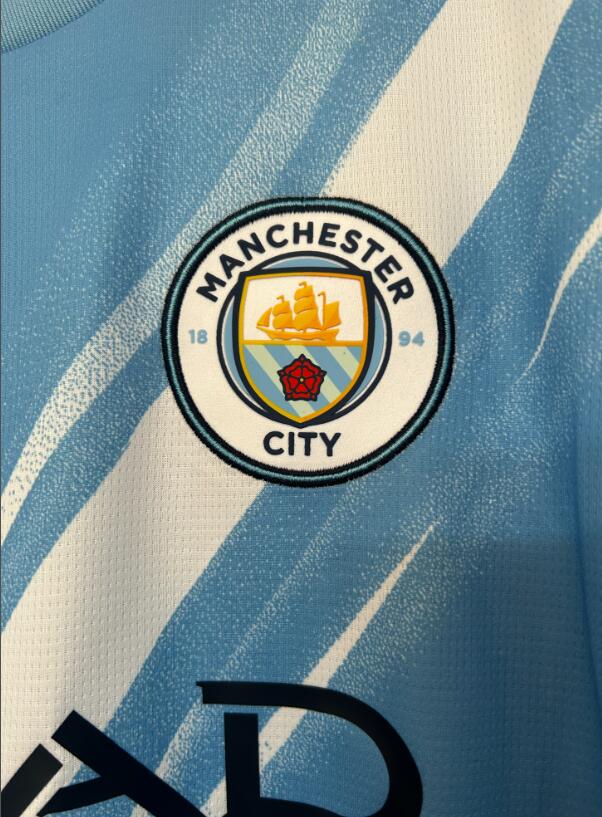 Manchester City 25/26 - Home Kit (Fan)