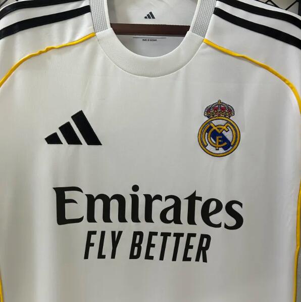 Real Madrid 25/26 - Home Kit (Fan)