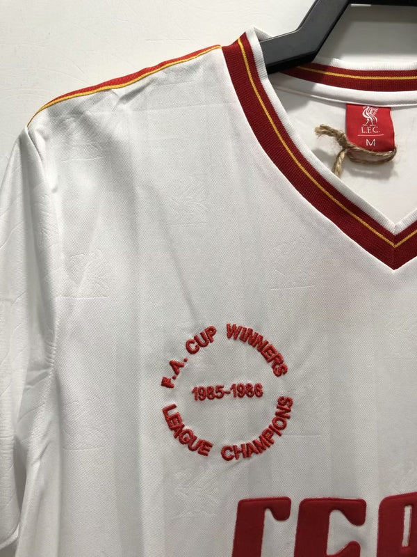 Liverpool 1985-86 Retro - Third
