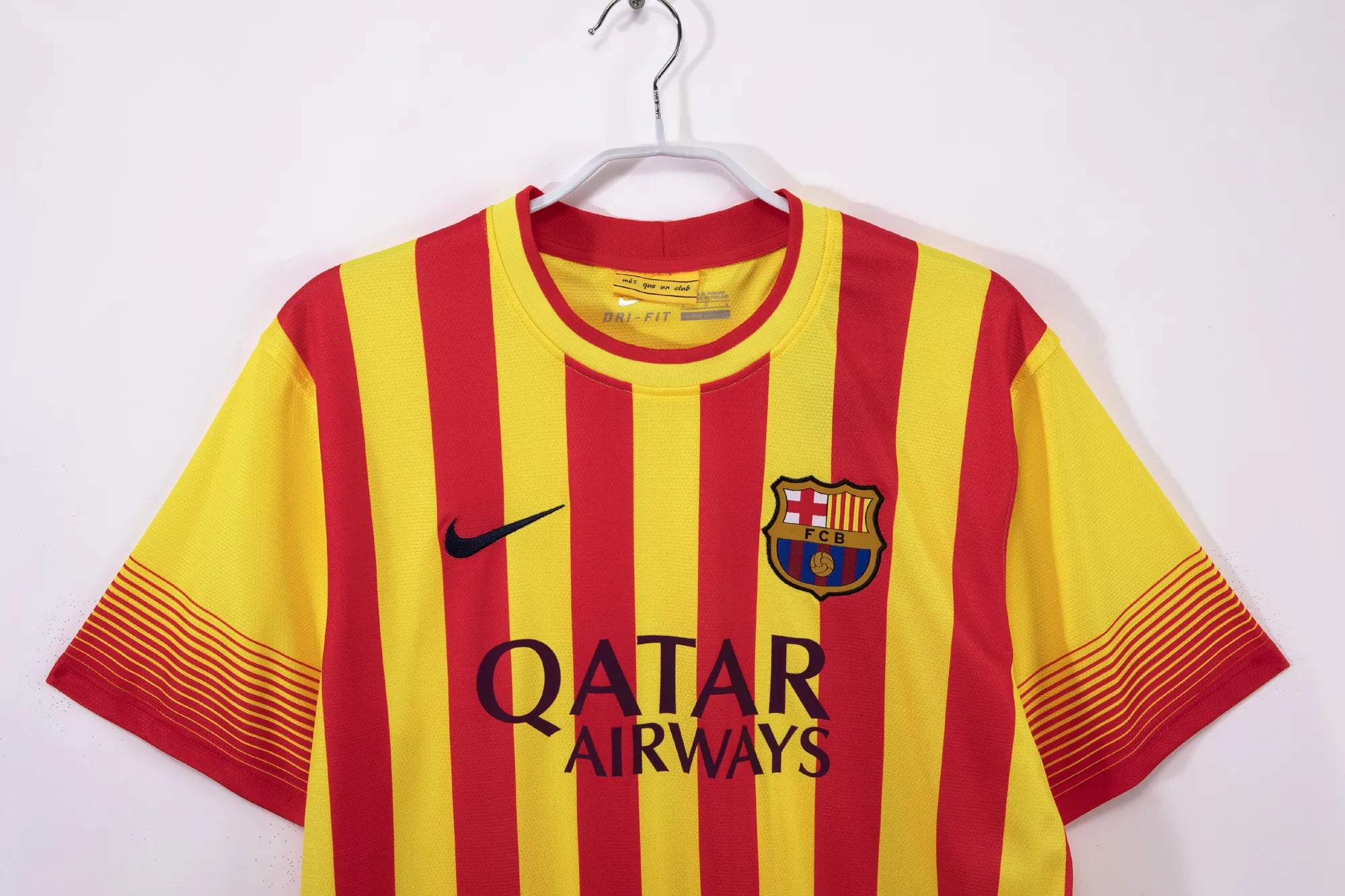 13/14 Barcelona Retro - Away Kit
