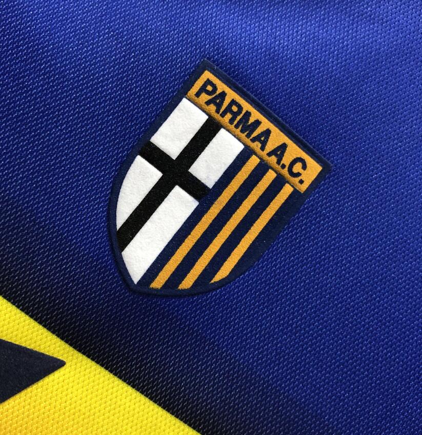 Parma 2001-02 Retro - Home