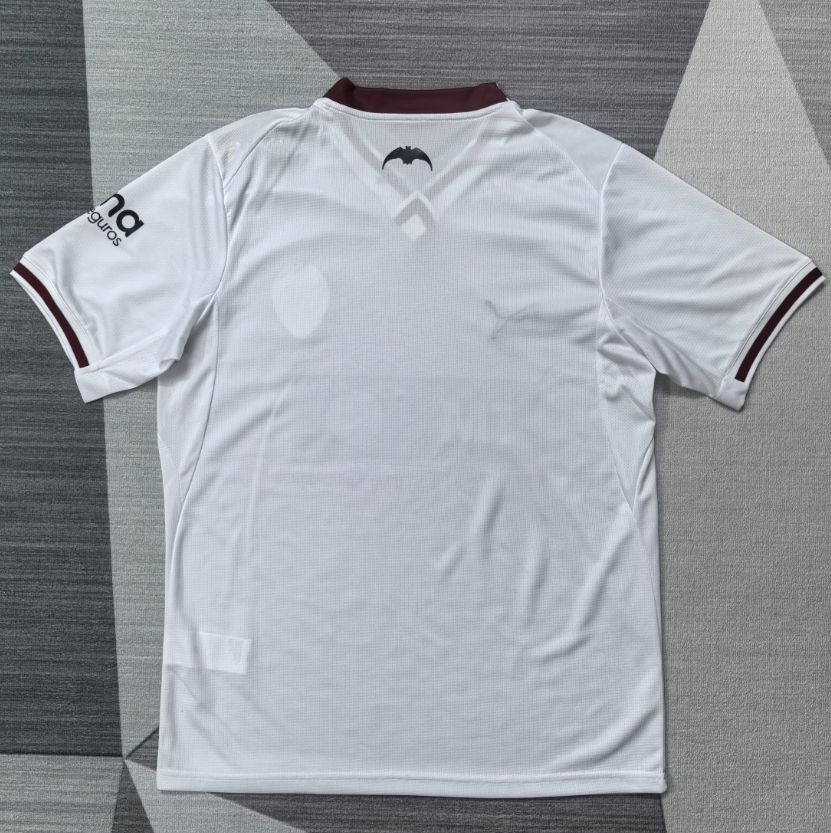 Valencia 26/27 - Home Kit (Fan)