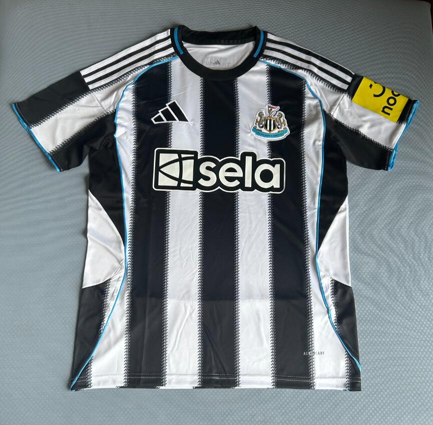 Newcastle United 25/26 - Home Kit (Fan)