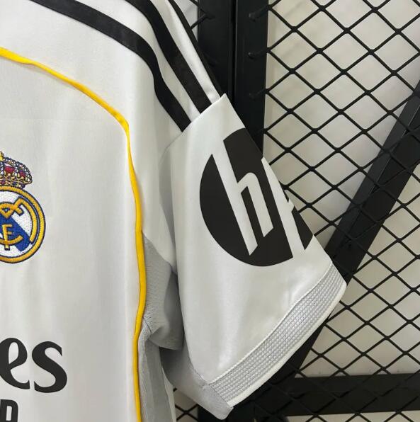 Real Madrid 25/26 - Home Kit (Fan)